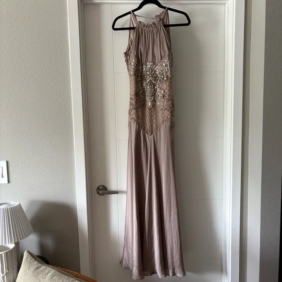 vintage sue wong beaded dress S/M) 90s/Y2K Sue Wong Beaded Floral Applique Silk Midi Dress – The Clothing  Warehouse